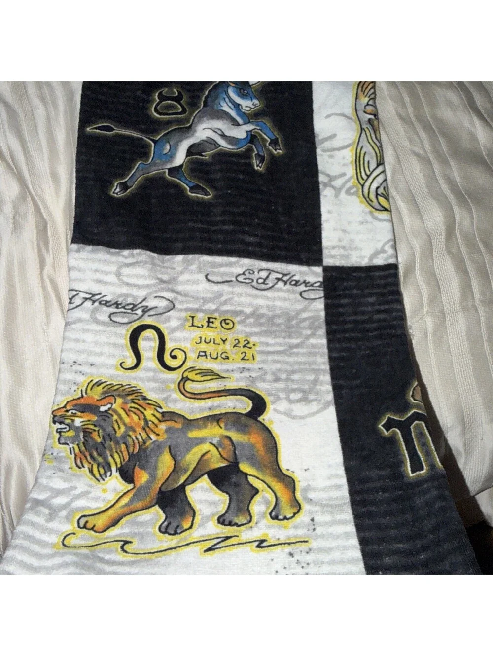AUTHENTIC ED HARDY 100% COTTON BEACH TOWEL, 36
